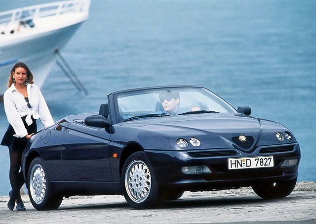 Alfa Romeo Spider photo 4