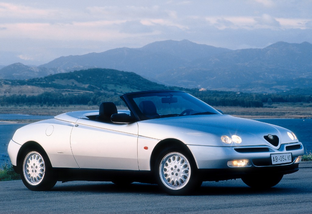 Alfa Romeo Spider photo 5