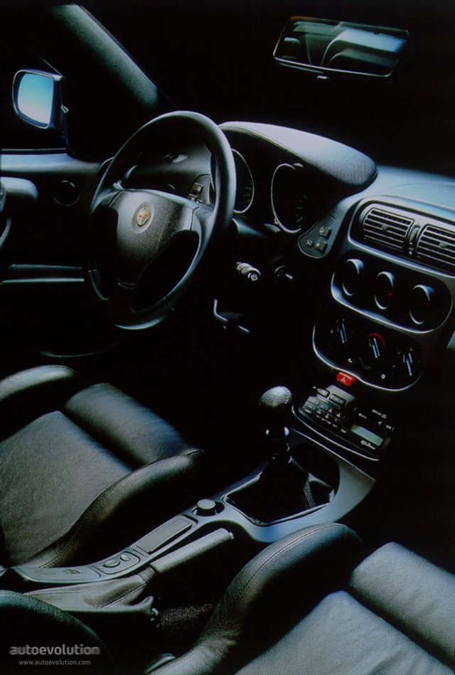 Alfa Romeo Spider photo 22