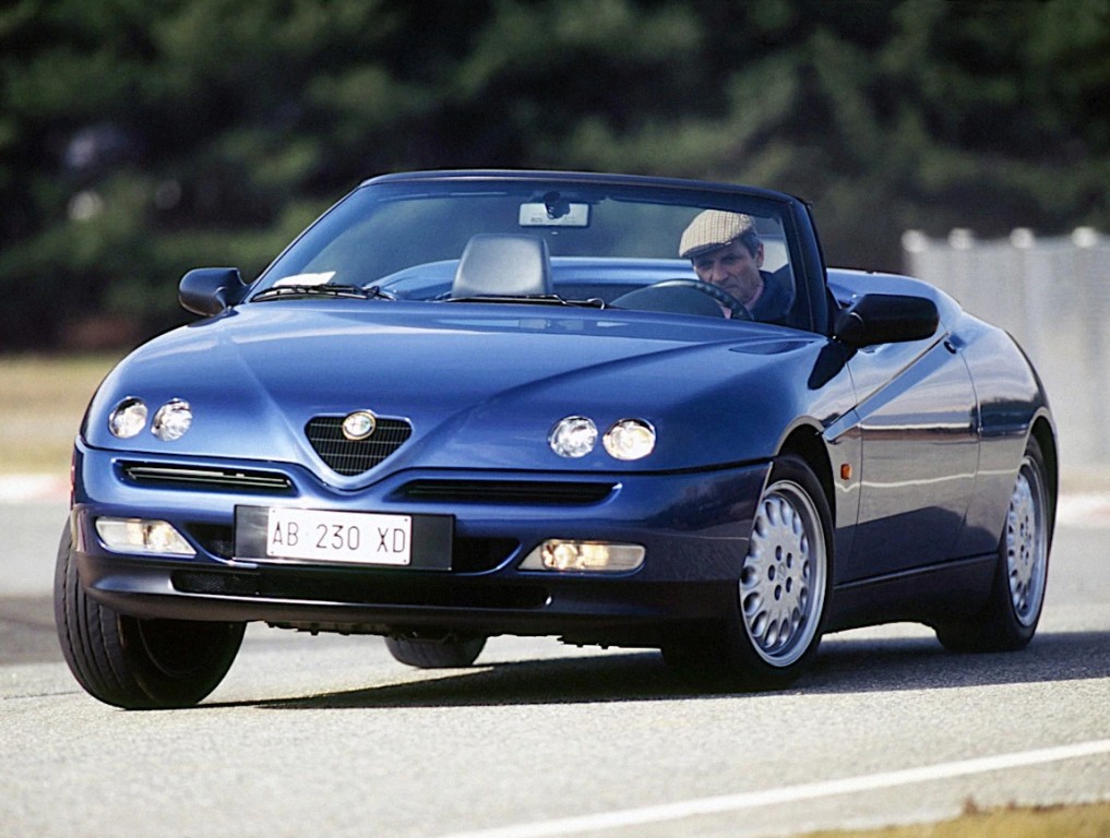 Alfa Romeo Spider photo 14
