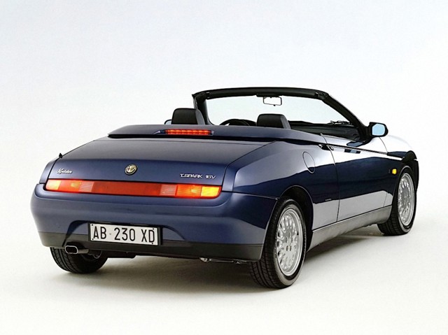 Alfa Romeo Spider photo 15