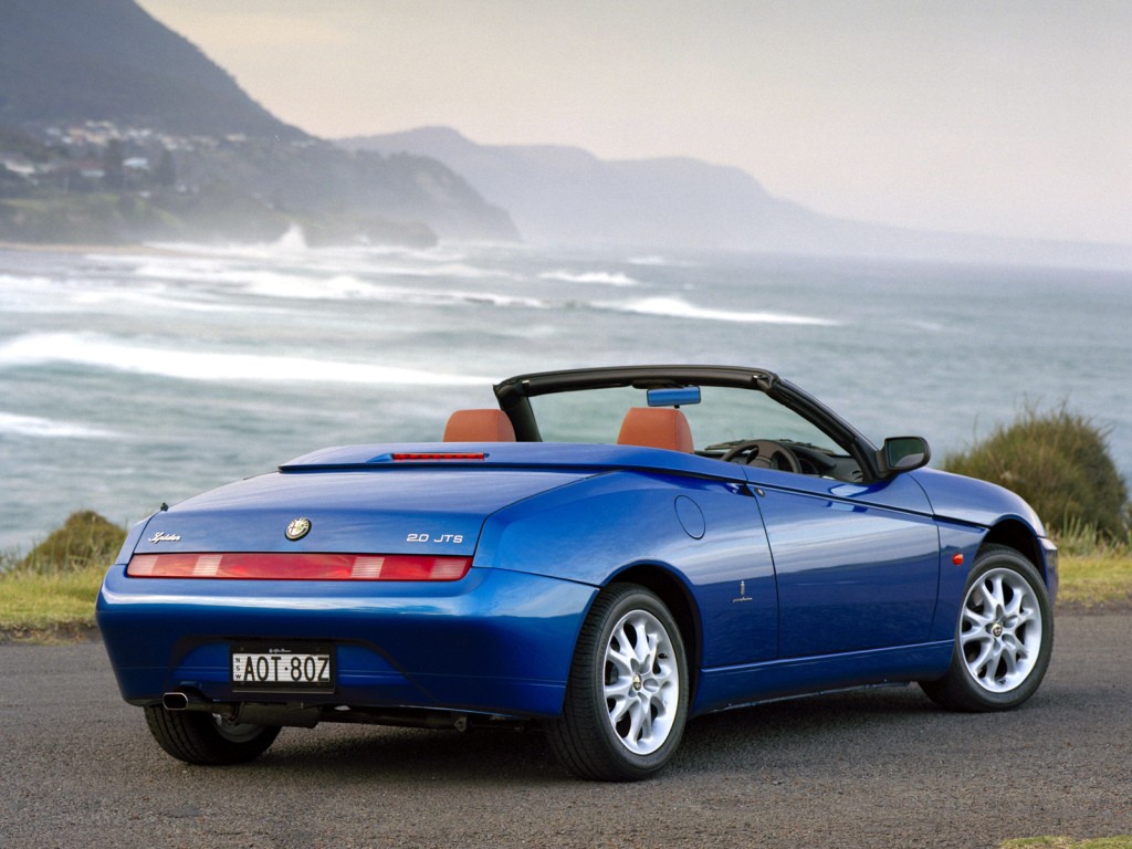 Alfa Romeo Spider photo 18