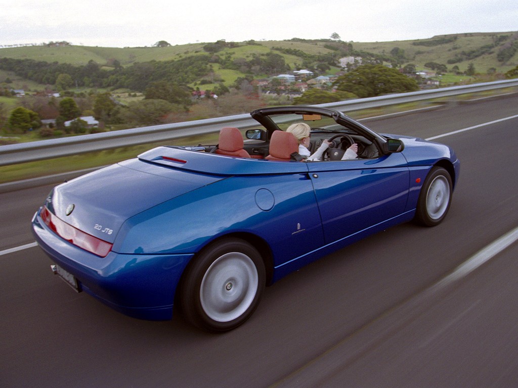 Alfa Romeo Spider photo 21