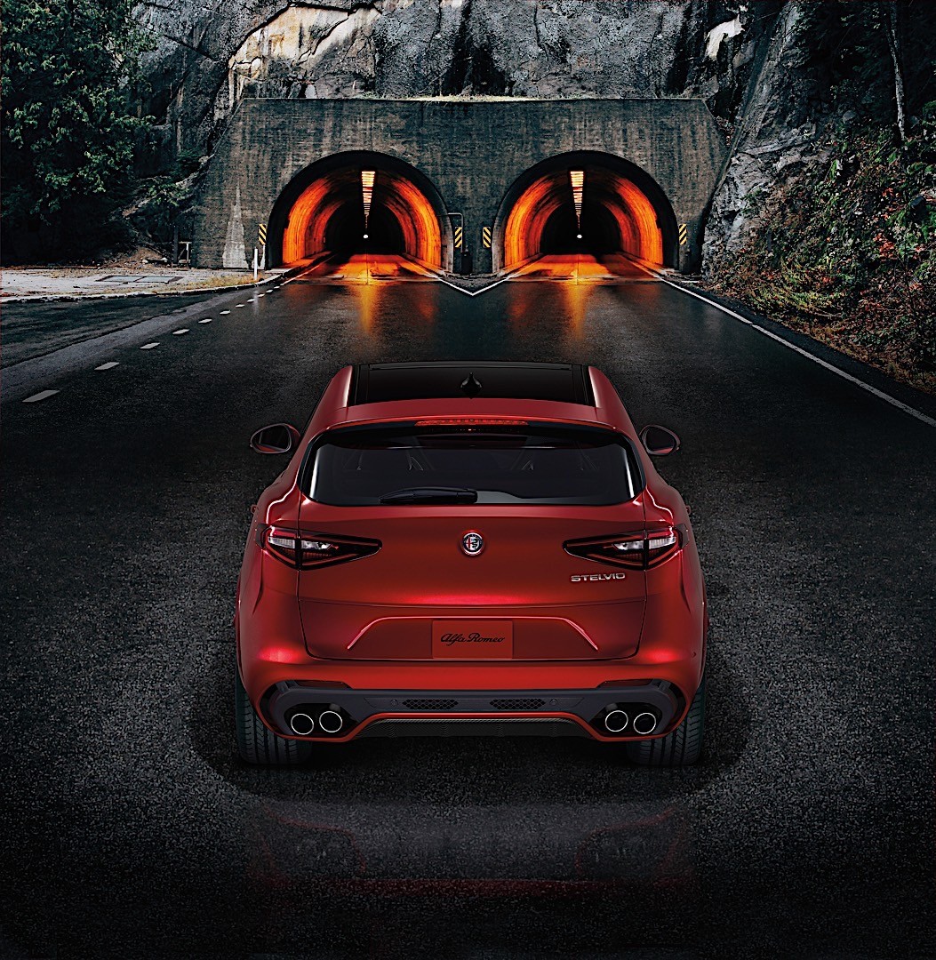 Alfa Romeo Stelvio Quadrifoglio photo 6