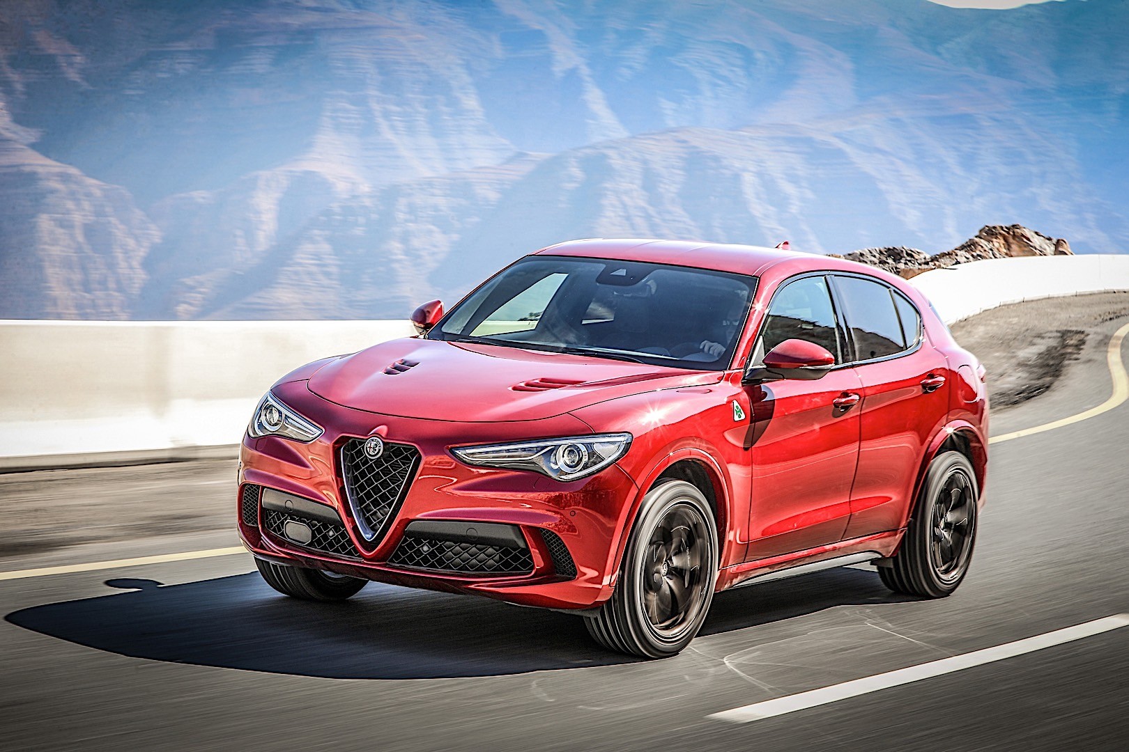 Alfa Romeo Stelvio Quadrifoglio photo 13