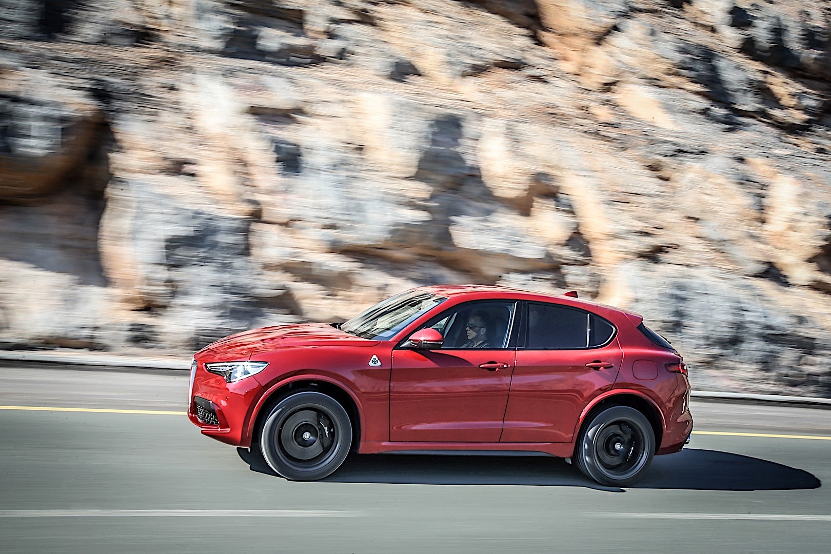 Alfa Romeo Stelvio Quadrifoglio photo 16