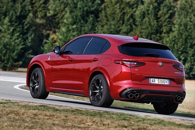 Alfa Romeo Stelvio Quadrifoglio photo 17