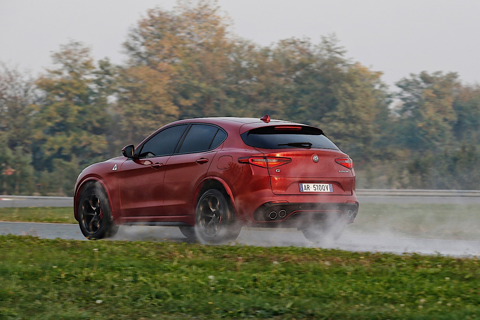 Alfa Romeo Stelvio Quadrifoglio photo 21