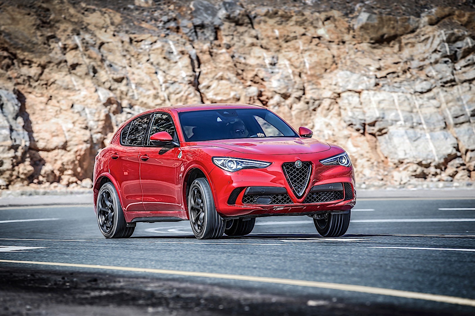 Alfa Romeo Stelvio Quadrifoglio photo 24