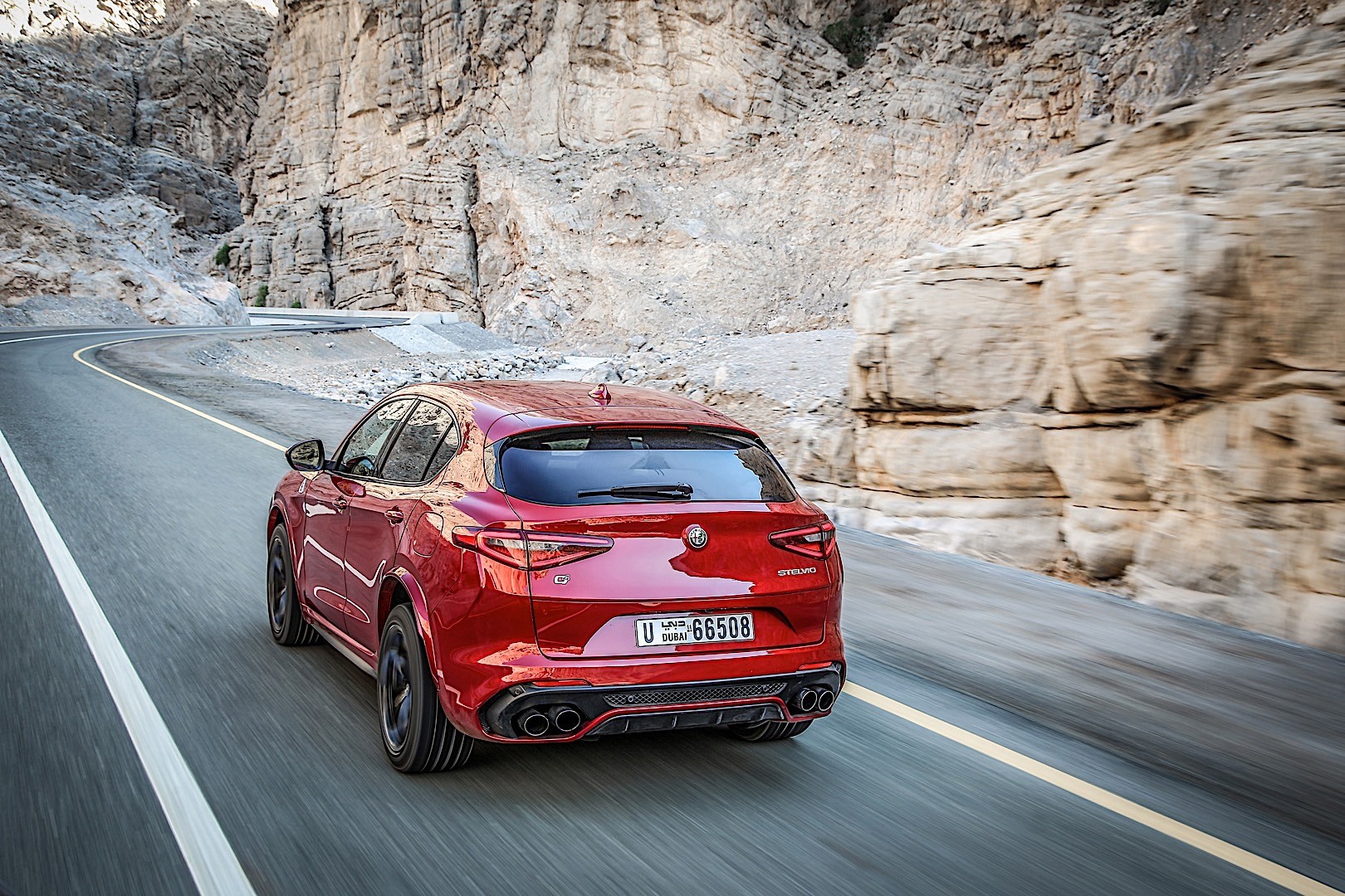 Alfa Romeo Stelvio Quadrifoglio photo 26