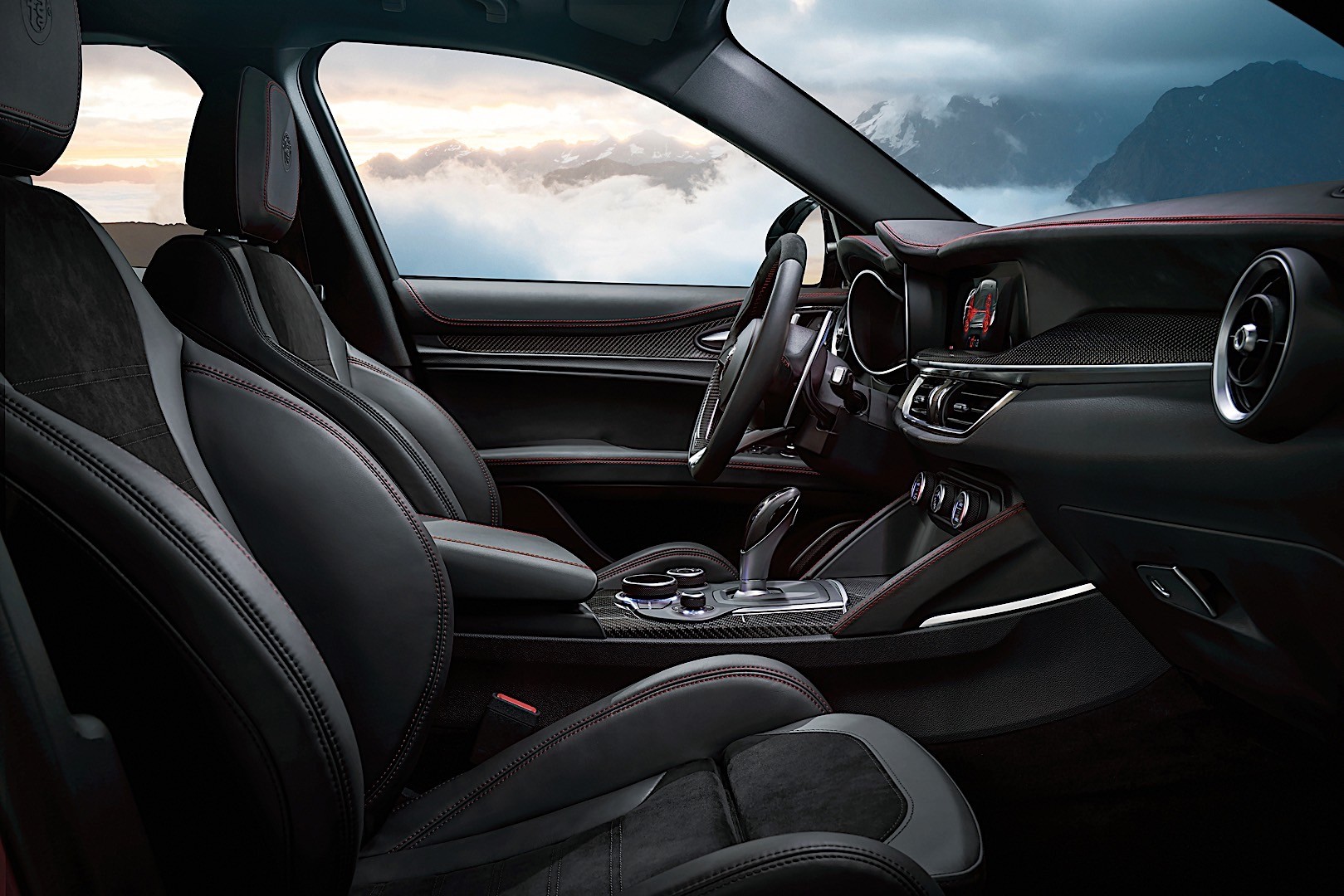 Alfa Romeo Stelvio Quadrifoglio photo 79