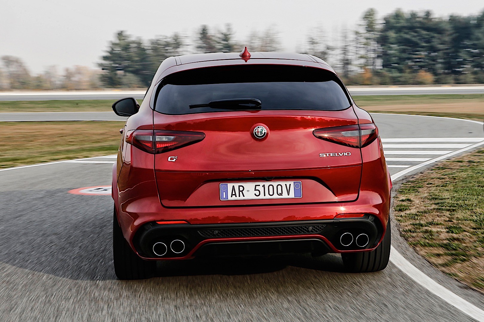 Alfa Romeo Stelvio Quadrifoglio photo 37