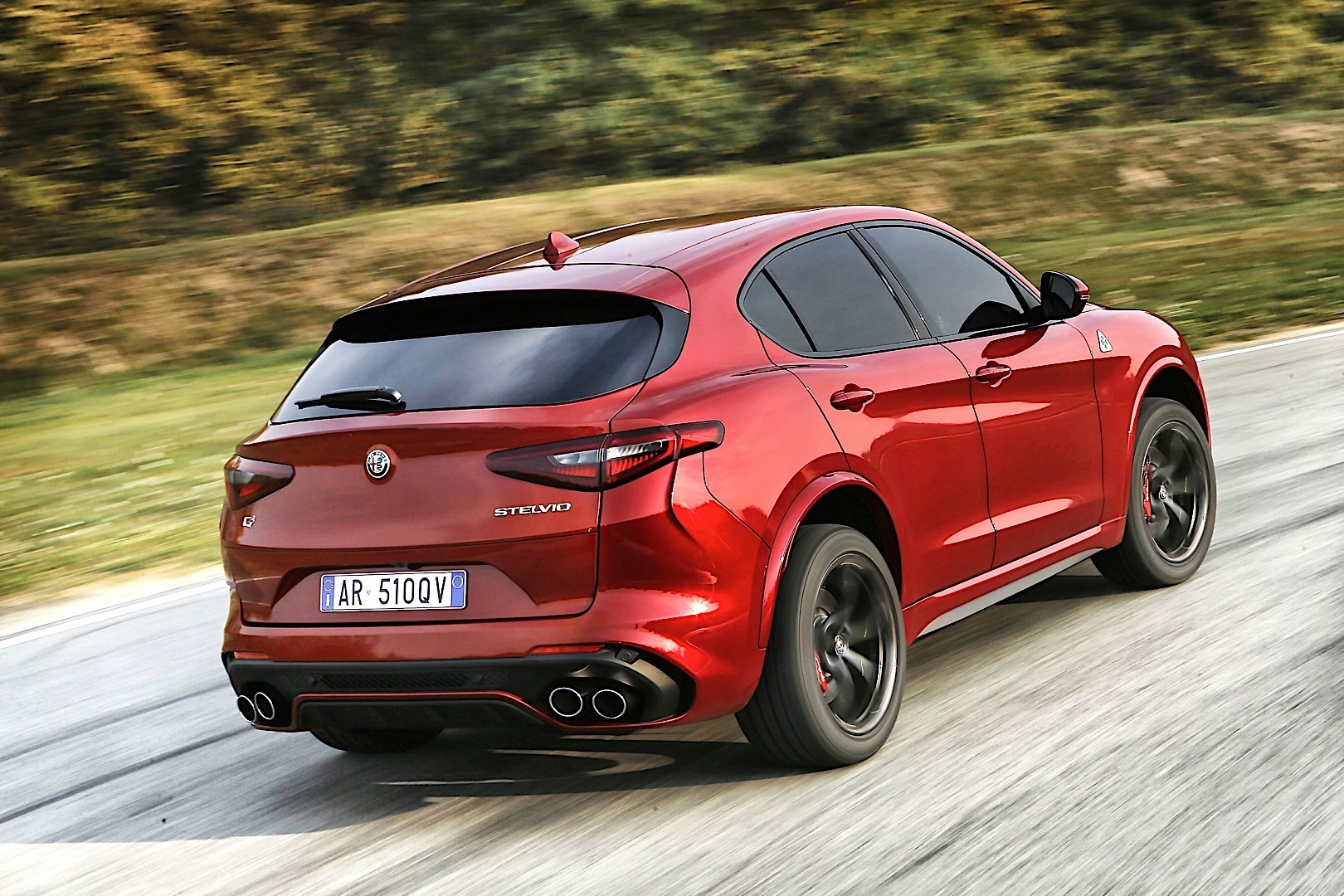 Alfa Romeo Stelvio Quadrifoglio photo 38