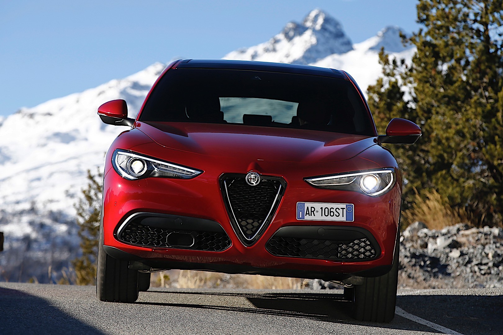 Alfa Romeo Stelvio photo 15
