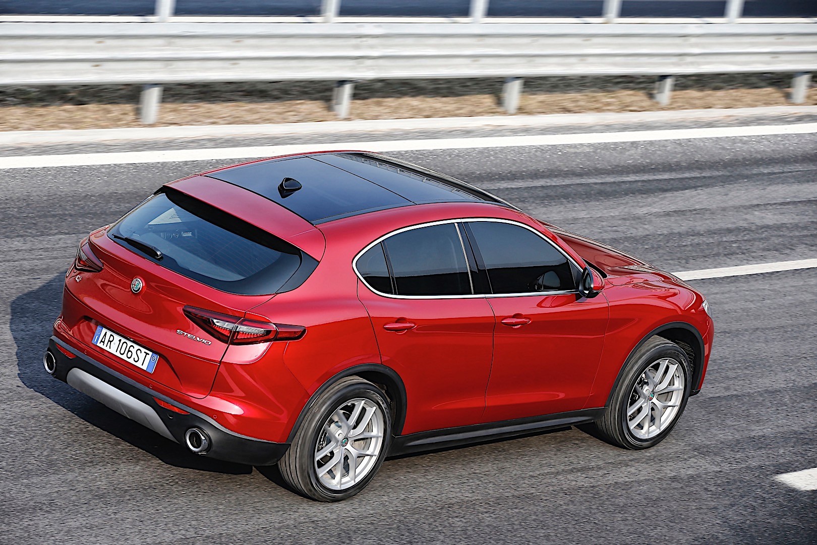 Alfa Romeo Stelvio photo 20