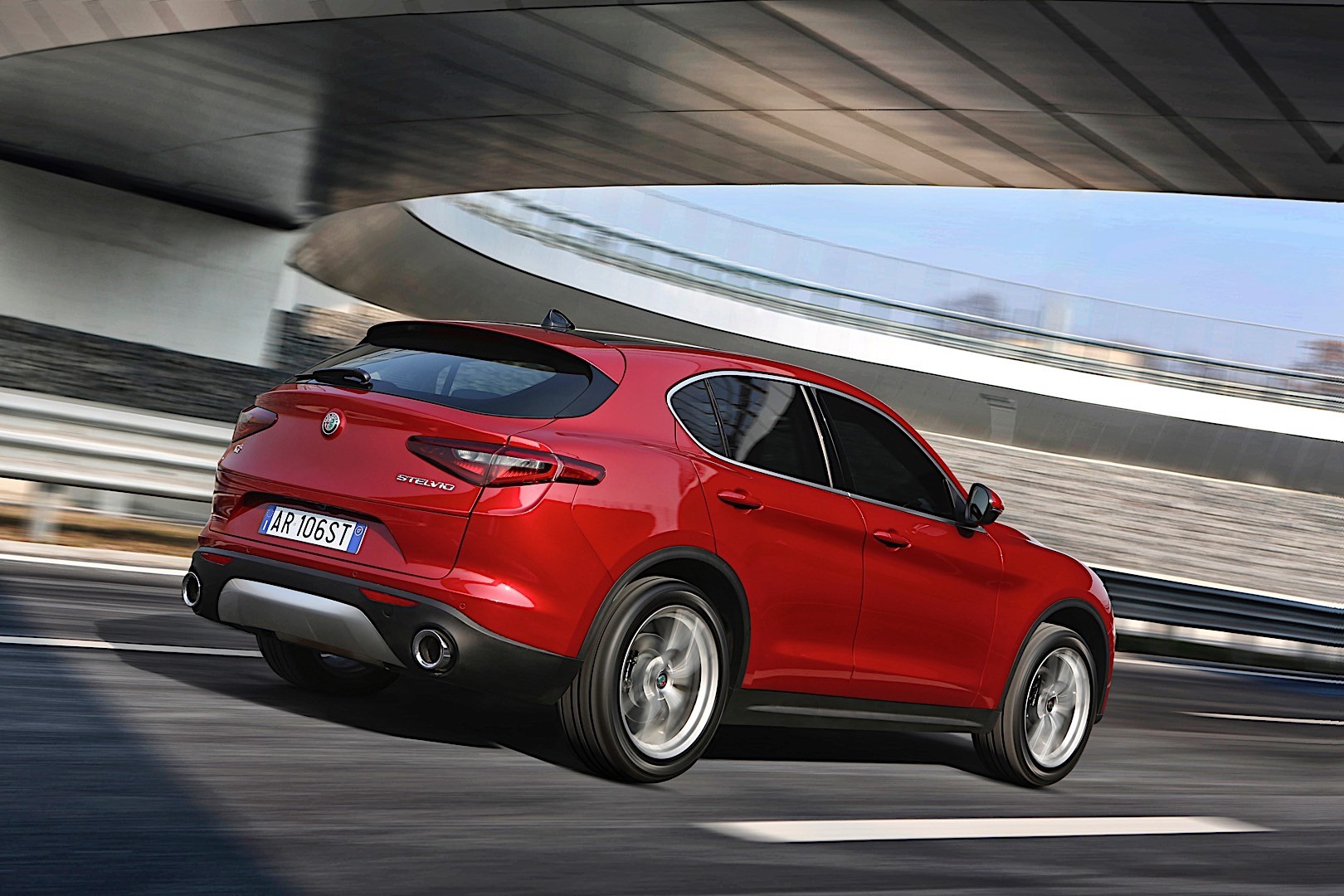Alfa Romeo Stelvio photo 22