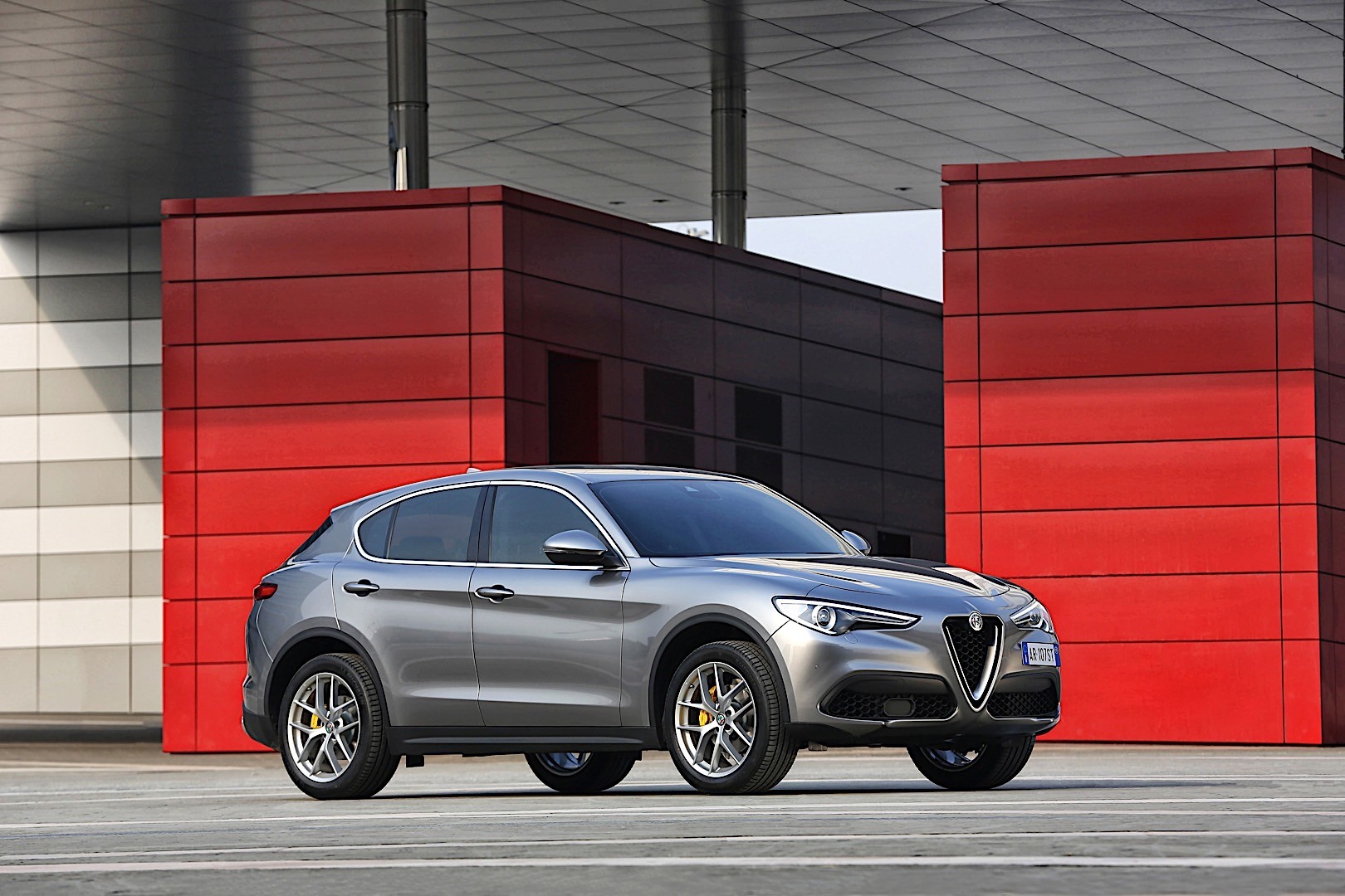 Alfa Romeo Stelvio photo 23