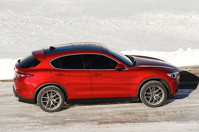 Alfa Romeo Stelvio photo 27