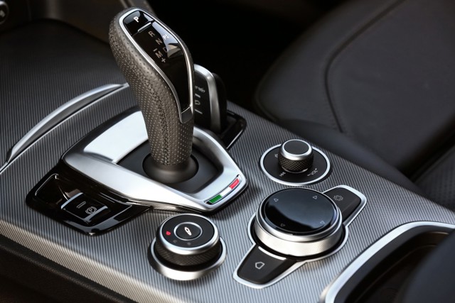 Alfa Romeo Stelvio photo 70