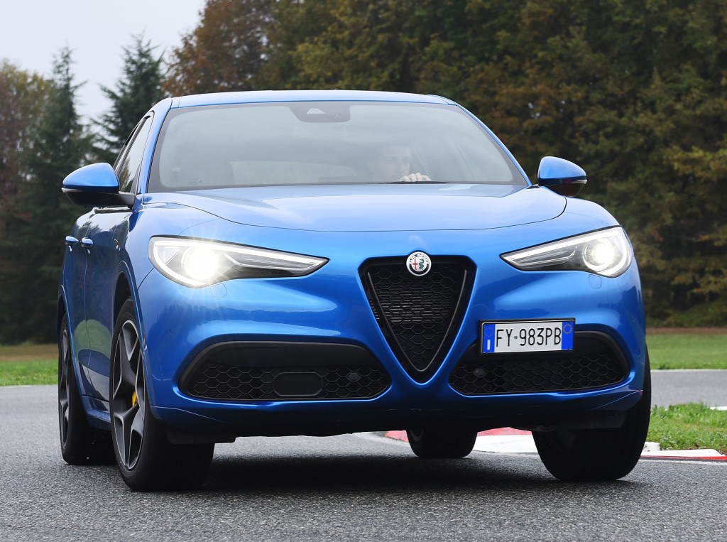 Alfa Romeo Stelvio photo 36