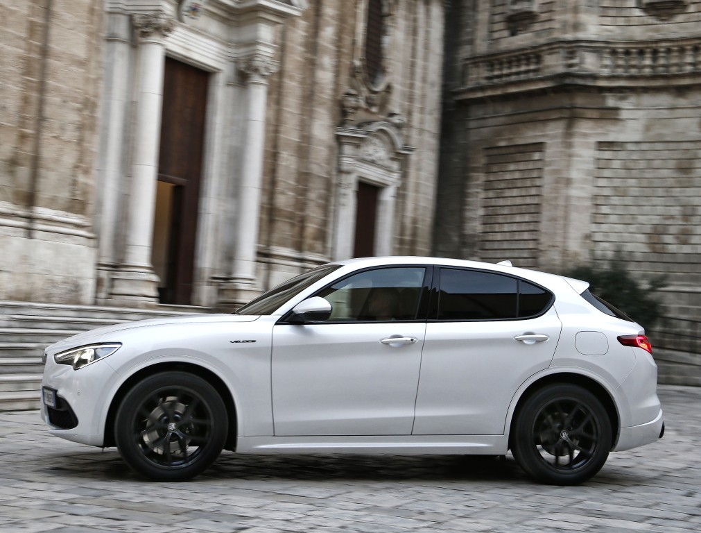 Alfa Romeo Stelvio photo 43
