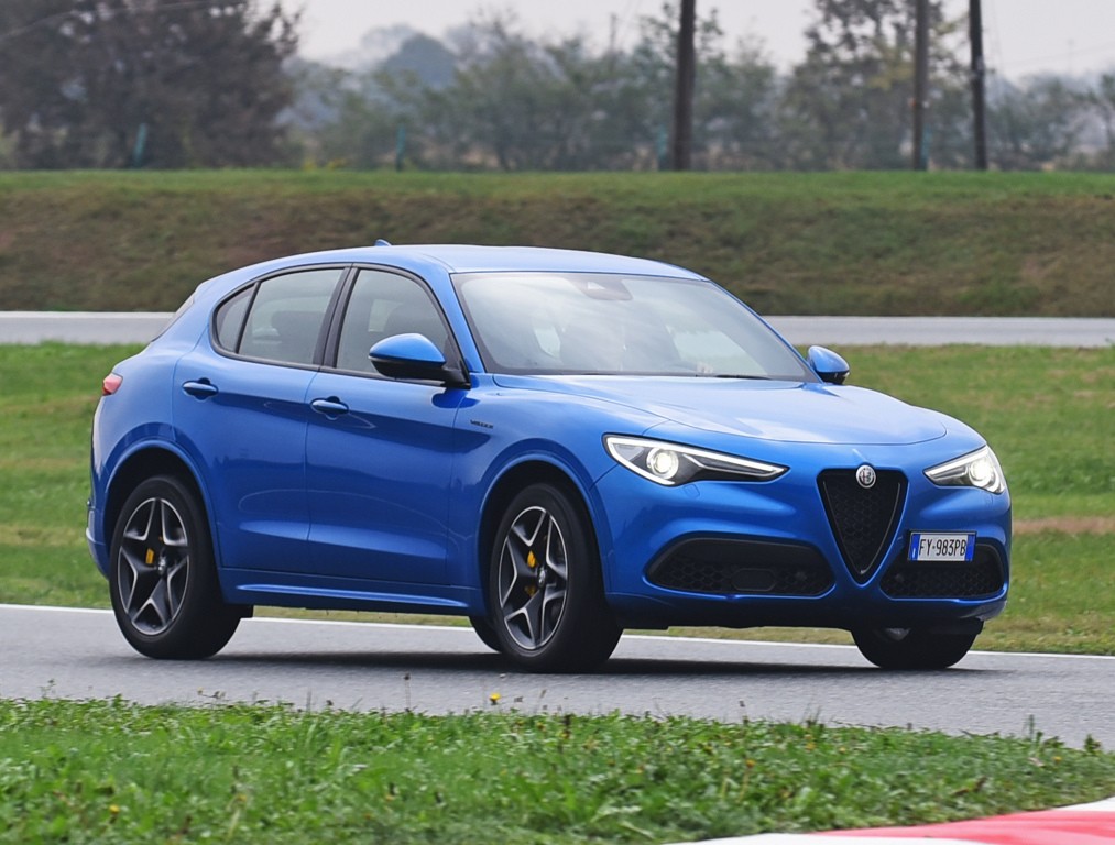 Alfa Romeo Stelvio photo 44