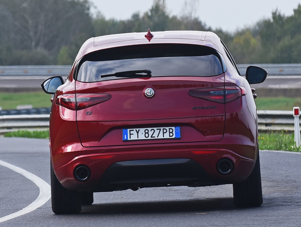 Alfa Romeo Stelvio photo 49