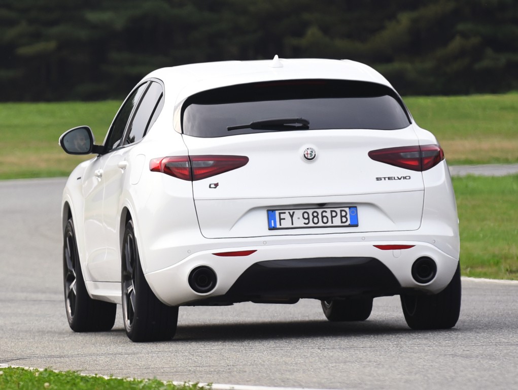 Alfa Romeo Stelvio photo 52