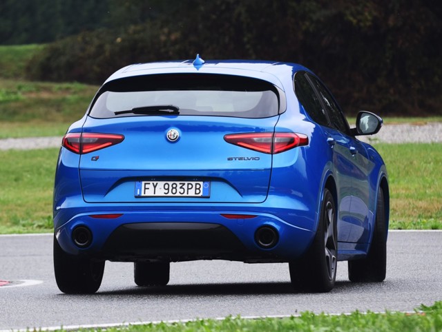 Alfa Romeo Stelvio photo 58