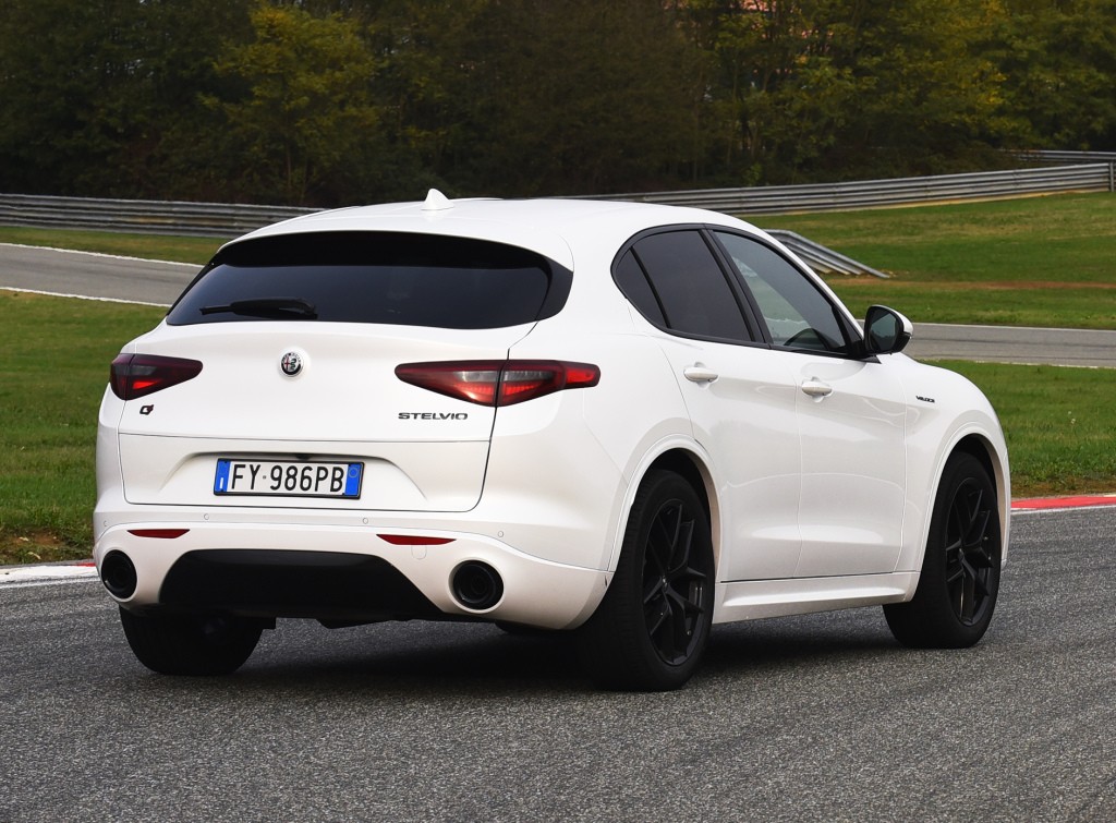Alfa Romeo Stelvio photo 63