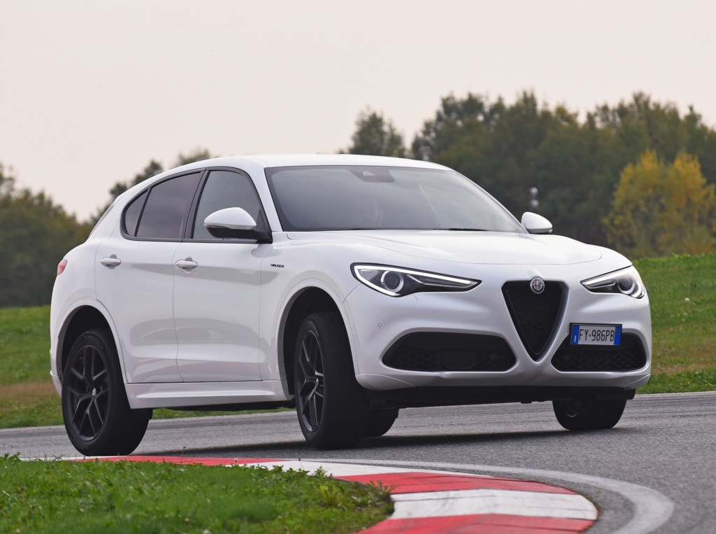 Alfa Romeo Stelvio photo 65