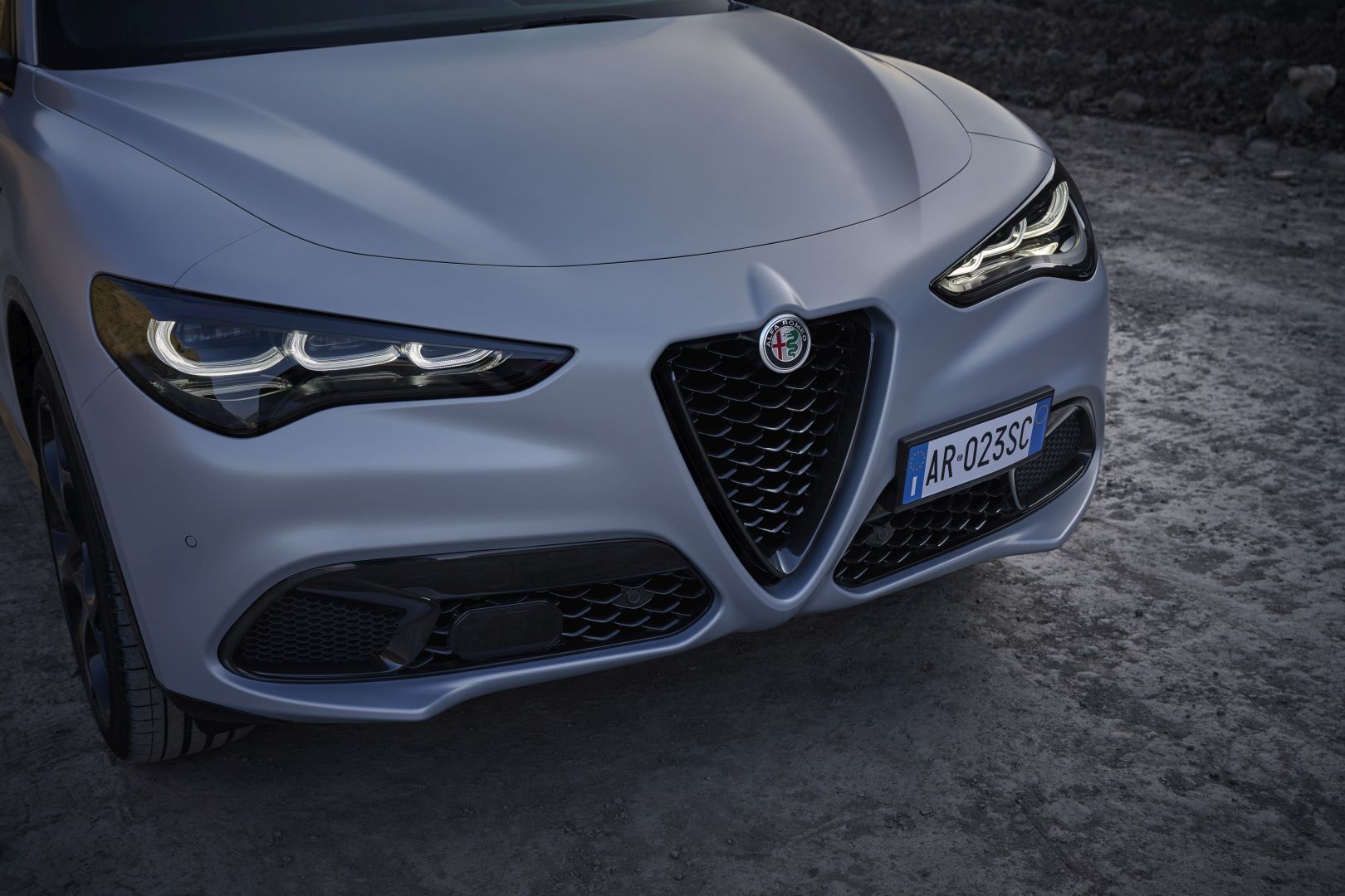 Alfa Romeo Stelvio photo 6