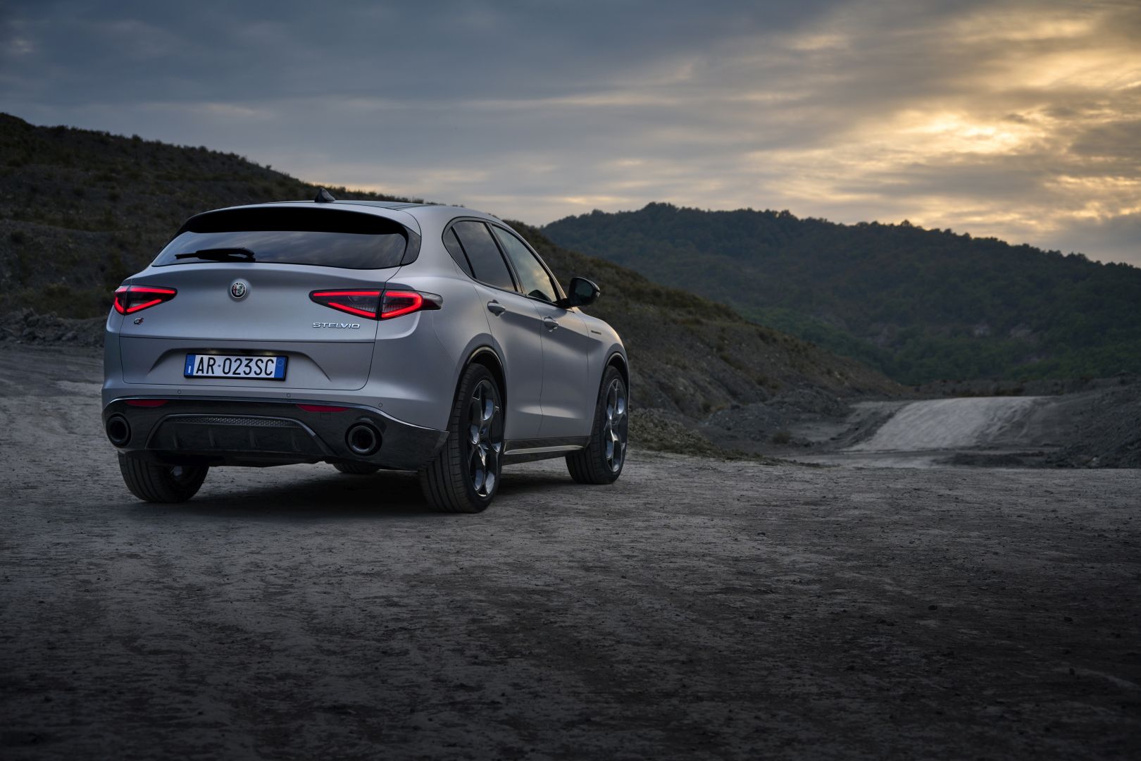Alfa Romeo Stelvio photo 7