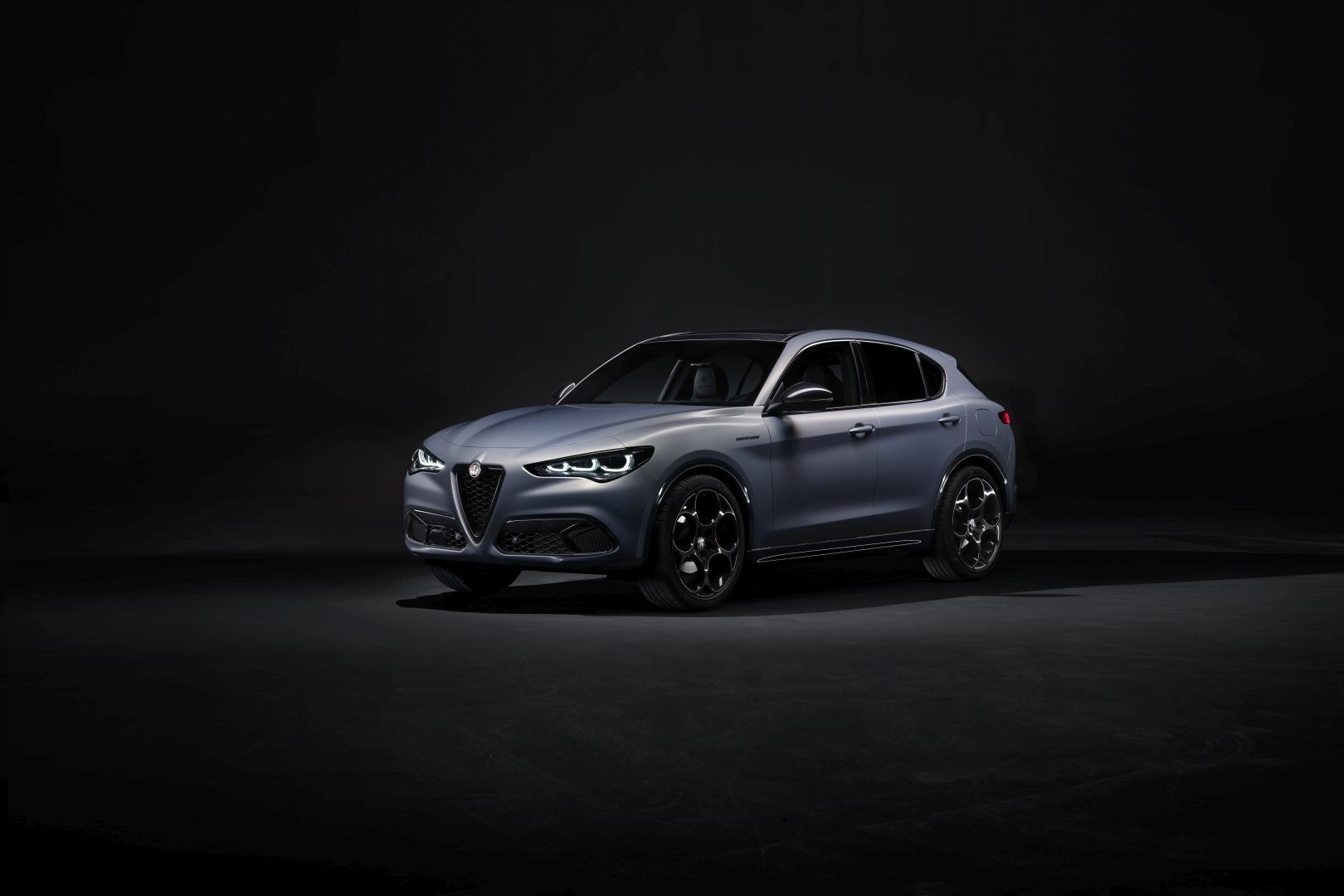 Alfa Romeo Stelvio photo 11