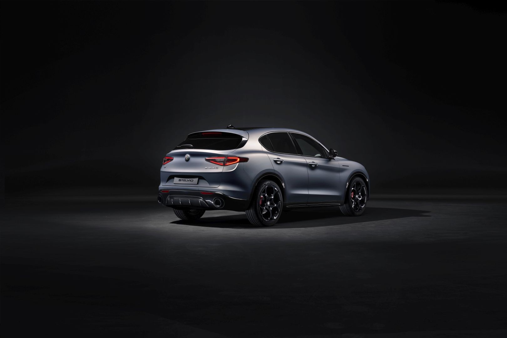 Alfa Romeo Stelvio photo 12