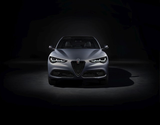 Alfa Romeo Stelvio photo 13