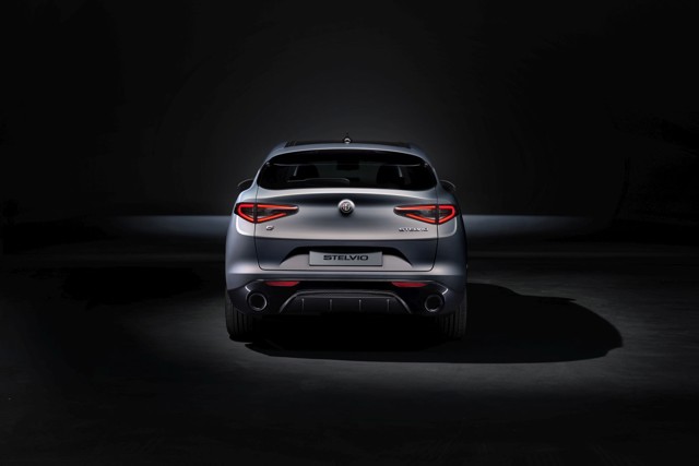 Alfa Romeo Stelvio photo 14