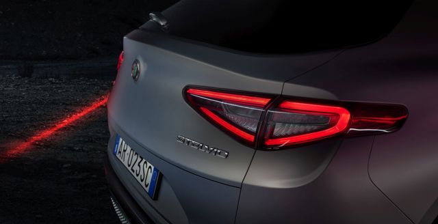 Alfa Romeo Stelvio photo 17