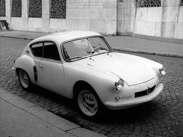 Alpine A106 photo 3