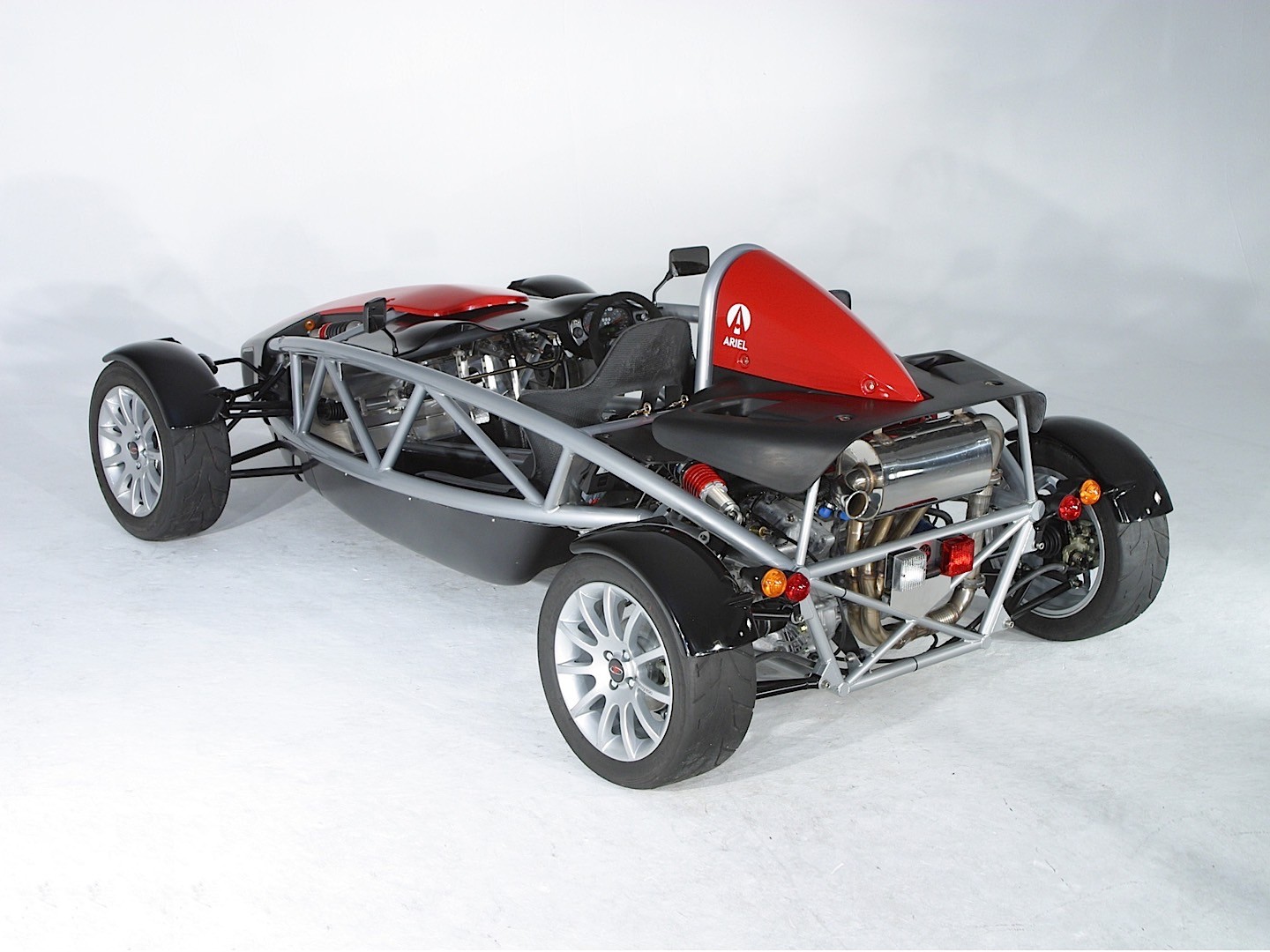Ariel Atom photo 2