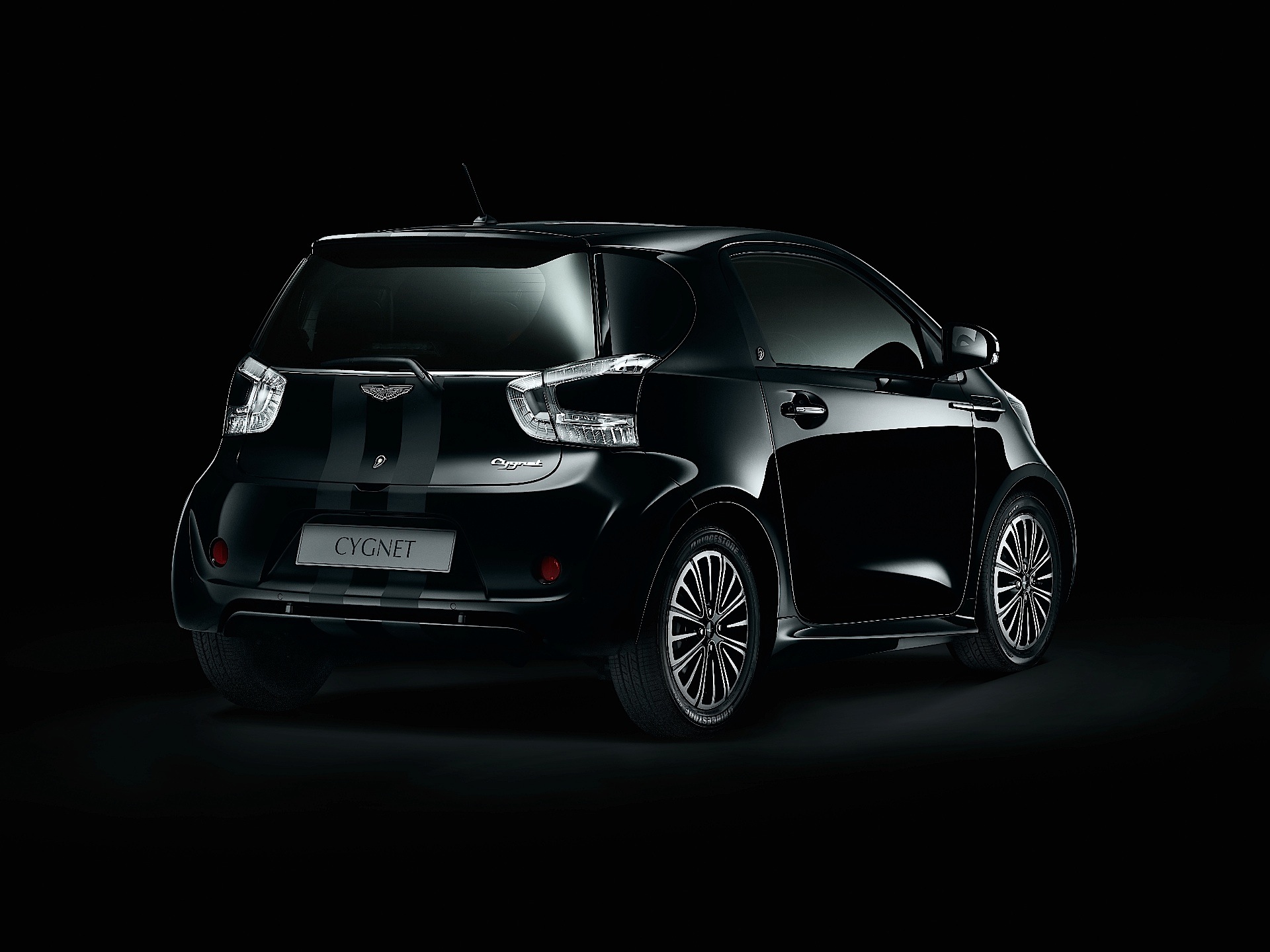 Aston Martin Cygnet photo 13