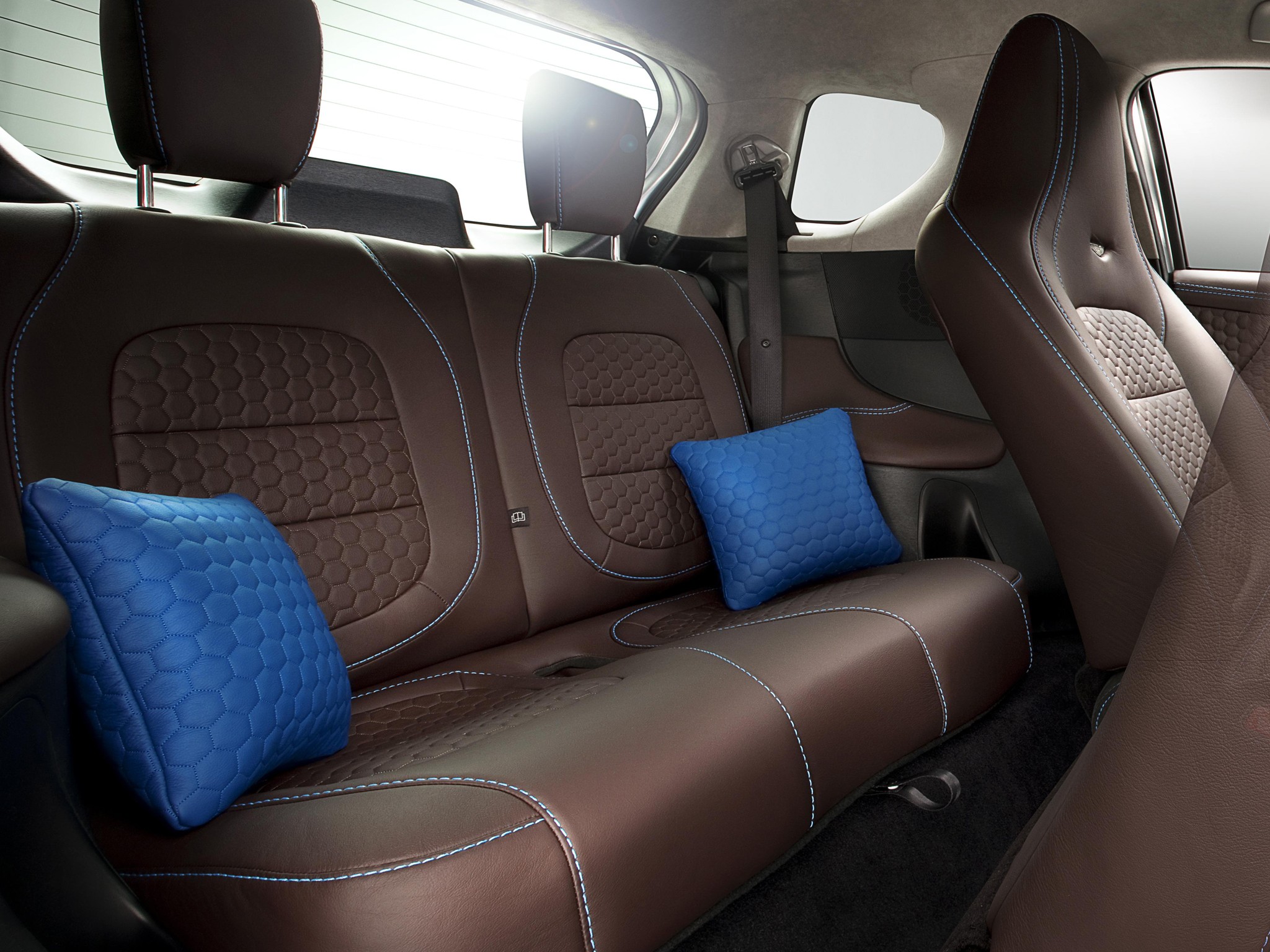 Aston Martin Cygnet photo 46