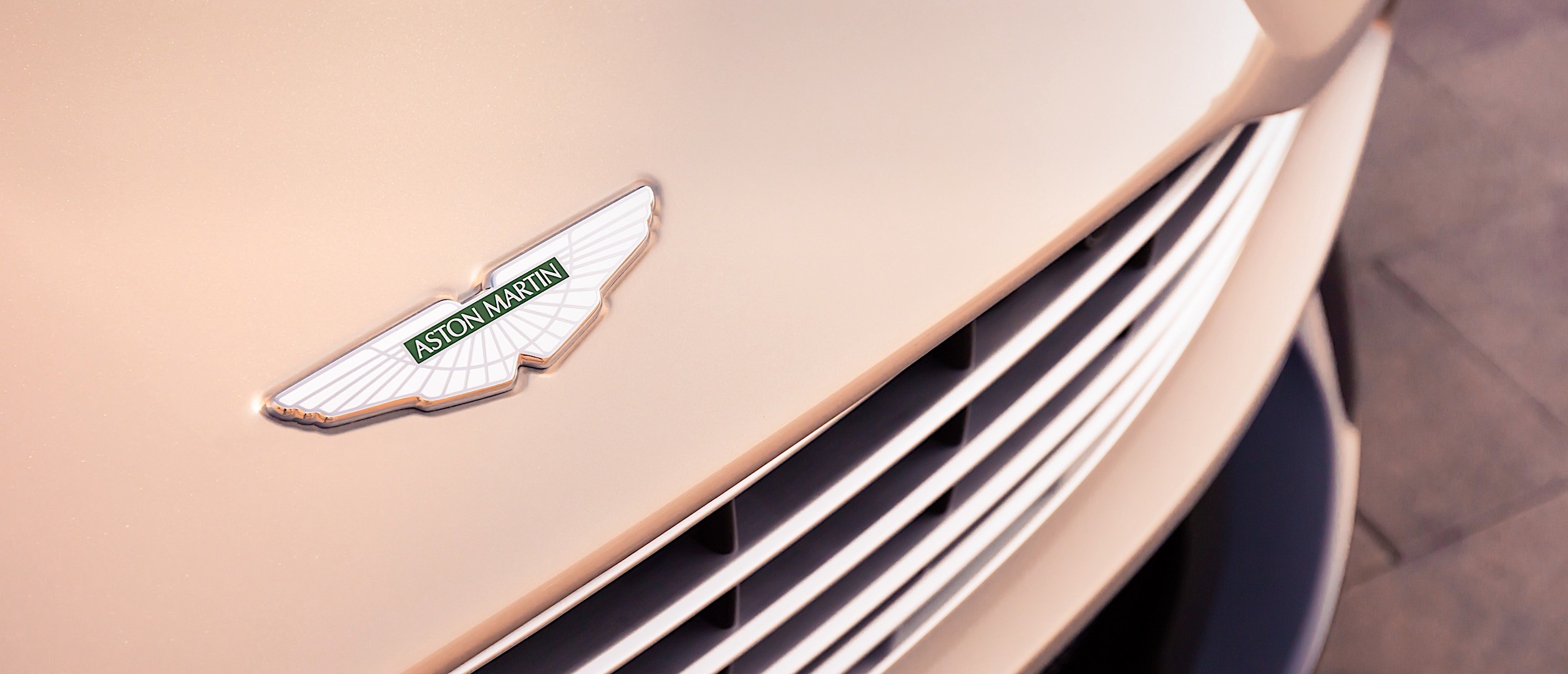 Aston Martin Db11 Volante photo 14