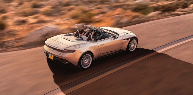 Aston Martin Db11 Volante foto 15