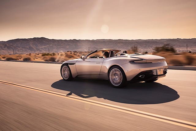 Aston Martin Db11 Volante foto 16