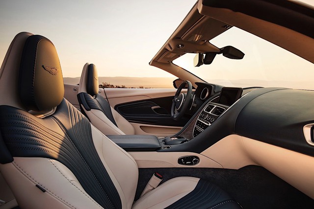 Aston Martin Db11 Volante foto 20
