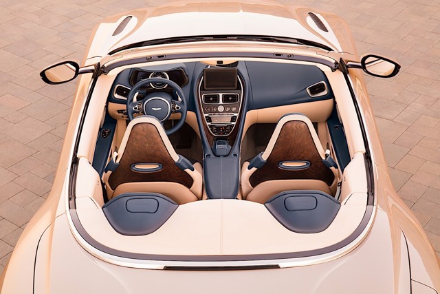 Aston Martin Db11 Volante foto 21