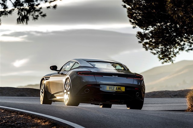 Aston Martin Db11 photo 8