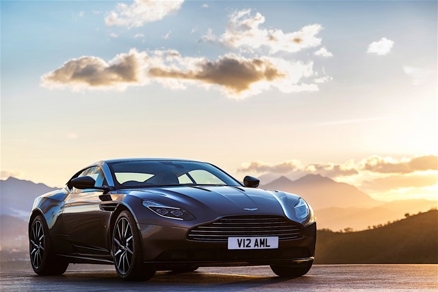 Aston Martin Db11 photo 9