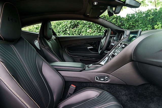 Aston Martin Db11 photo 78